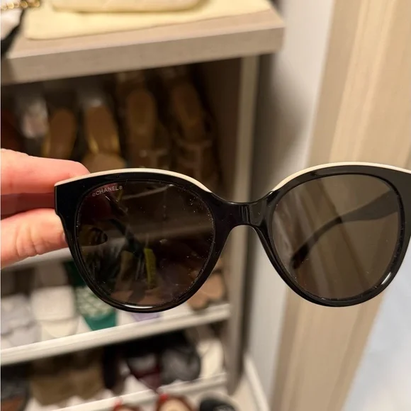 CHANEL Black Cat-Eye Sunglasses - Picture 5 of 7